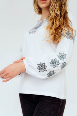 Вишиванка жіноча